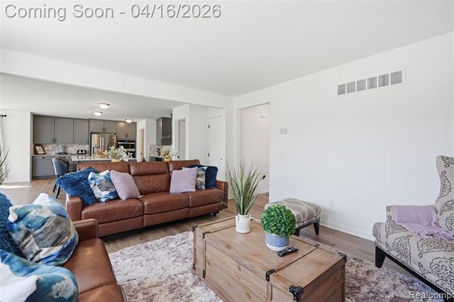 36323 Monroe, Westland, MI 48186