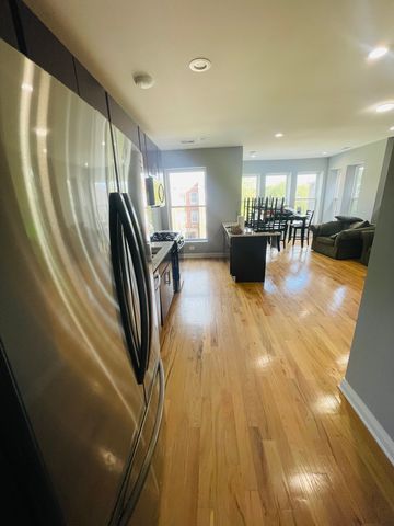 1411 E 67th Place 3E, Chicago, IL 60637