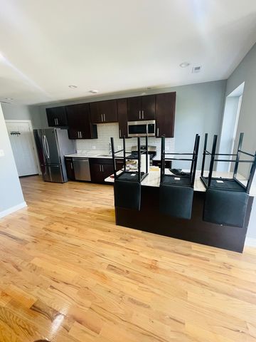 1411 E 67th Place 3E, Chicago, IL 60637