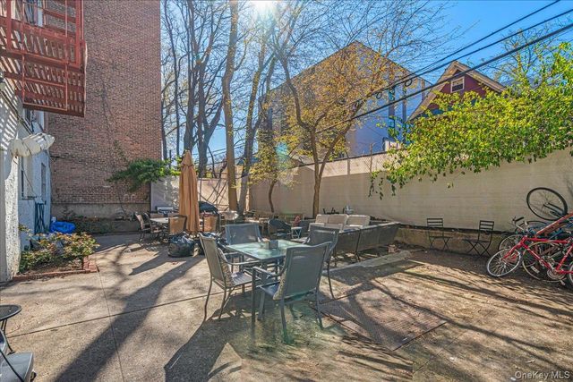 150 Hawthorne Street 6P, Brooklyn, NY 11225