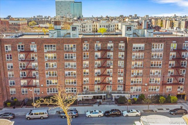 150 Hawthorne Street 6P, Brooklyn, NY 11225