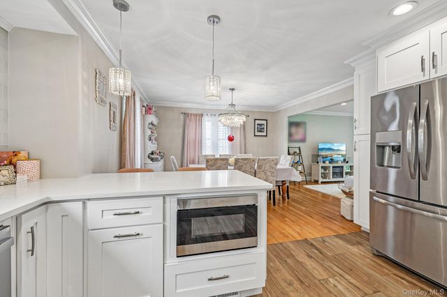 30 Rutledge Road, Scarsdale, NY 10583