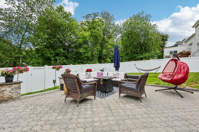 30 Rutledge Road, Scarsdale, NY 10583