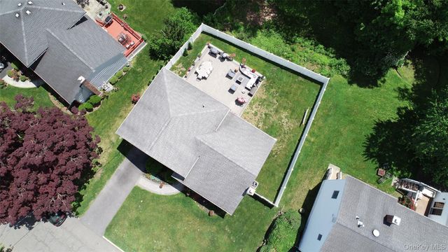 30 Rutledge Road, Scarsdale, NY 10583