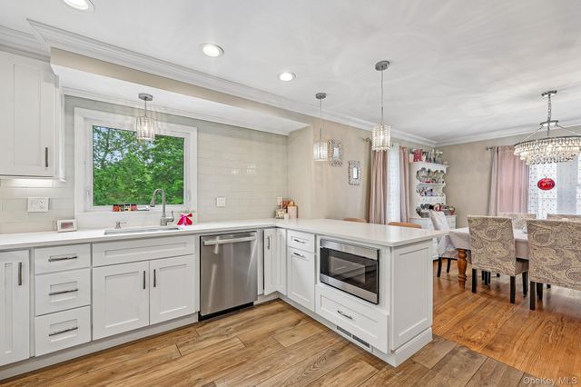 30 Rutledge Road, Scarsdale, NY 10583