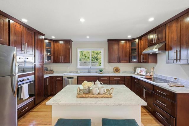 105 Louise Lane, San Mateo, CA 94403