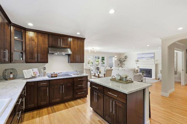 105 Louise Lane, San Mateo, CA 94403