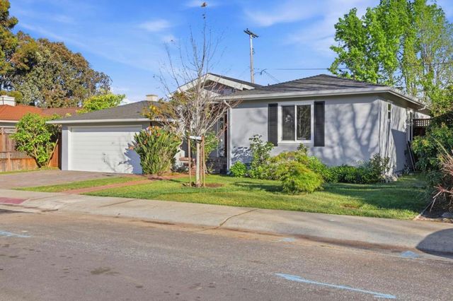 105 Louise Lane, San Mateo, CA 94403