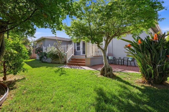 105 Louise Lane, San Mateo, CA 94403