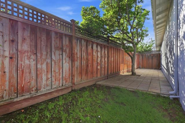 105 Louise Lane, San Mateo, CA 94403