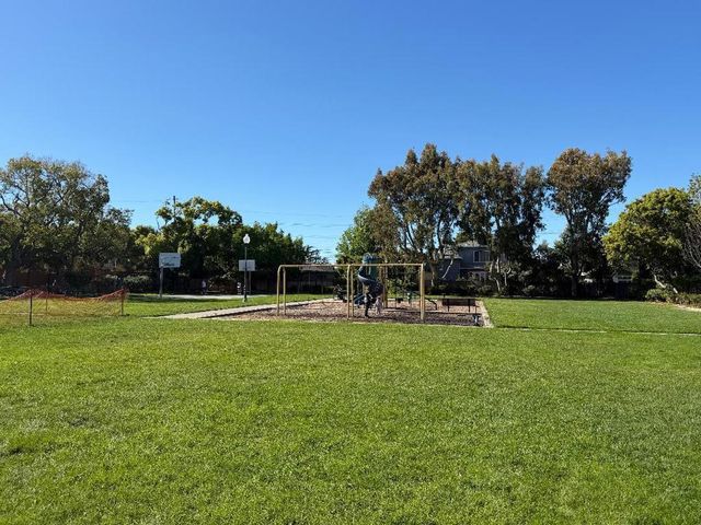 105 Louise Lane, San Mateo, CA 94403