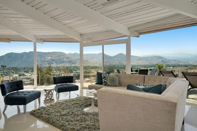 17 Cahuilla Hills Drive, Palm Springs, CA 92264