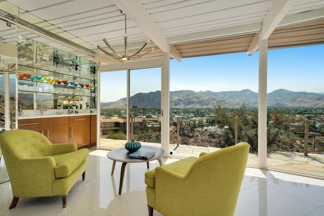 17 Cahuilla Hills Drive, Palm Springs, CA 92264