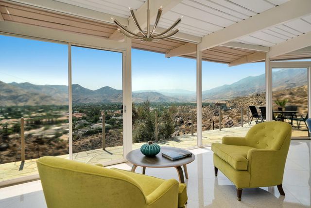 17 Cahuilla Hills Drive, Palm Springs, CA 92264