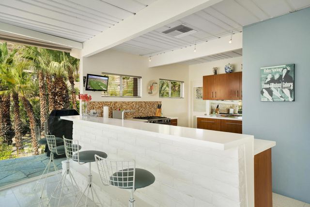 17 Cahuilla Hills Drive, Palm Springs, CA 92264