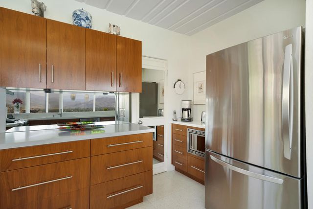 17 Cahuilla Hills Drive, Palm Springs, CA 92264