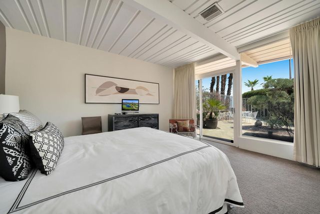 17 Cahuilla Hills Drive, Palm Springs, CA 92264