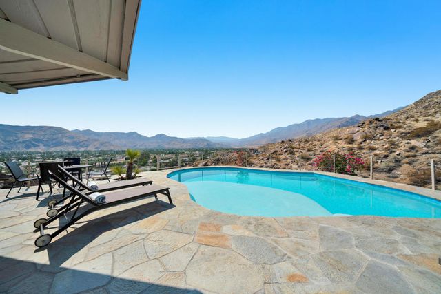 17 Cahuilla Hills Drive, Palm Springs, CA 92264