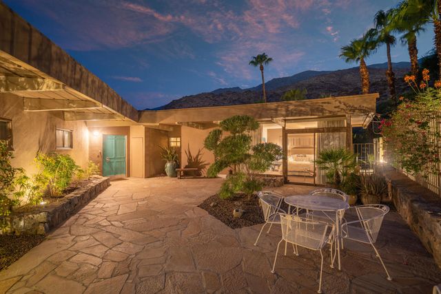17 Cahuilla Hills Drive, Palm Springs, CA 92264