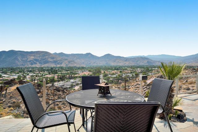 17 Cahuilla Hills Drive, Palm Springs, CA 92264