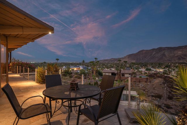 17 Cahuilla Hills Drive, Palm Springs, CA 92264