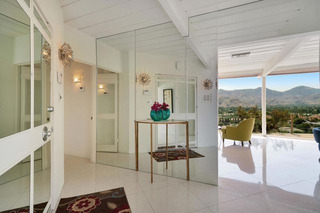 17 Cahuilla Hills Drive, Palm Springs, CA 92264