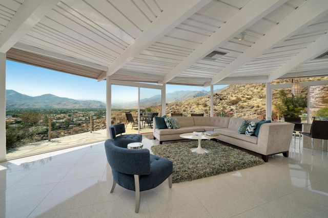 17 Cahuilla Hills Drive, Palm Springs, CA 92264