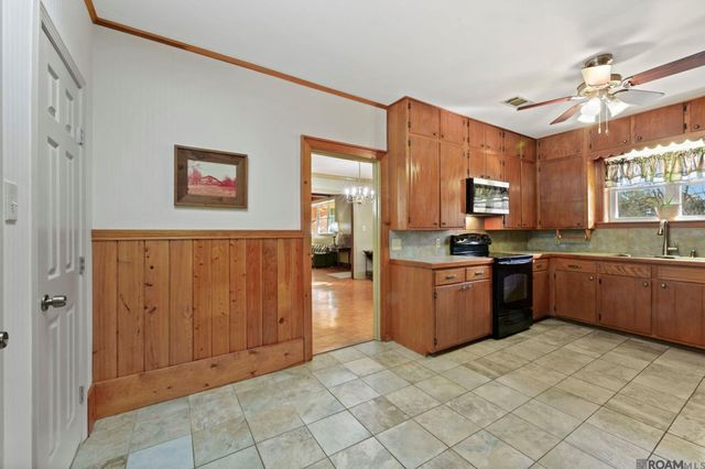 1433 Lakewood Dr, Zachary, LA 70791