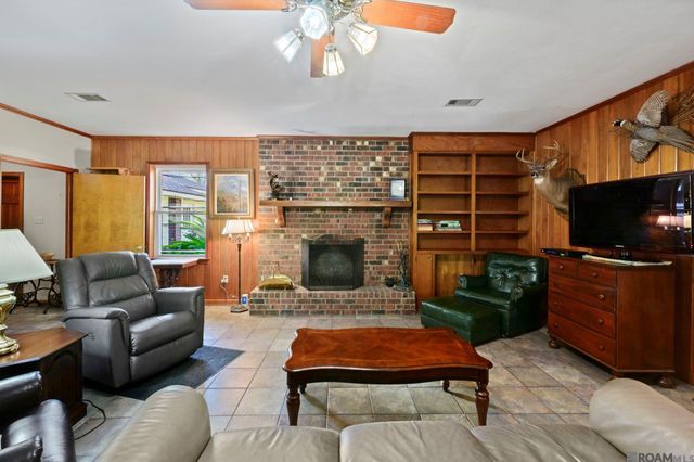 1433 Lakewood Dr, Zachary, LA 70791