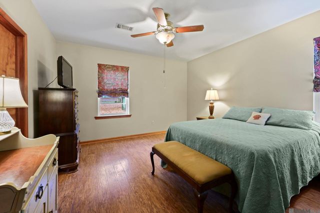 1433 Lakewood Dr, Zachary, LA 70791