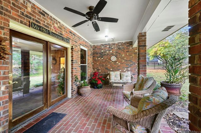 1433 Lakewood Dr, Zachary, LA 70791