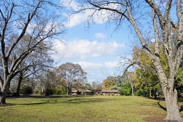 1433 Lakewood Dr, Zachary, LA 70791