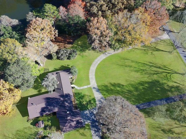 1433 Lakewood Dr, Zachary, LA 70791