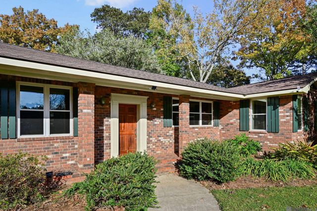 1433 Lakewood Dr, Zachary, LA 70791