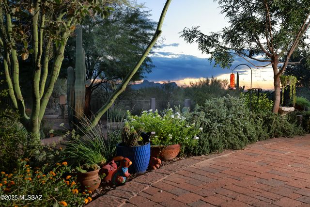5251 W Desert Falcon Lane, Tucson, AZ 85742