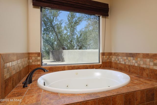 5251 W Desert Falcon Lane, Tucson, AZ 85742