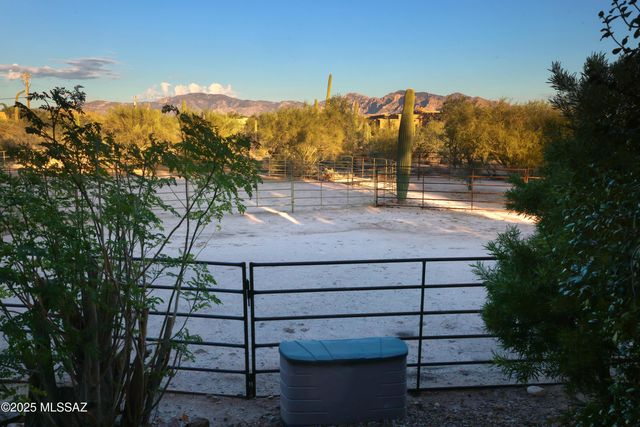 5251 W Desert Falcon Lane, Tucson, AZ 85742