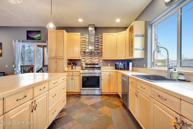 8730 Geirinhas Place, Anchorage, AK 99507