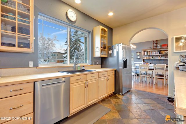 8730 Geirinhas Place, Anchorage, AK 99507