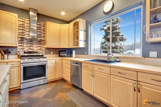 8730 Geirinhas Place, Anchorage, AK 99507