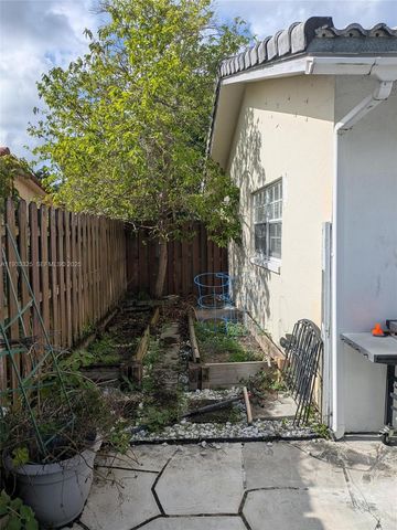 4105 NW 78th Way, Coral Springs, FL 33065