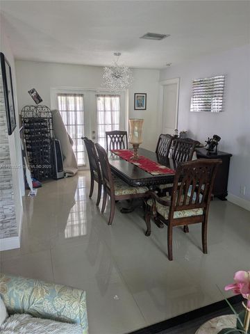 4105 NW 78th Way, Coral Springs, FL 33065