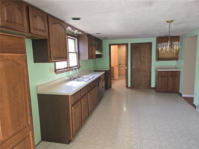 242 Stone Quarry Rd, Center Twp, PA 15061