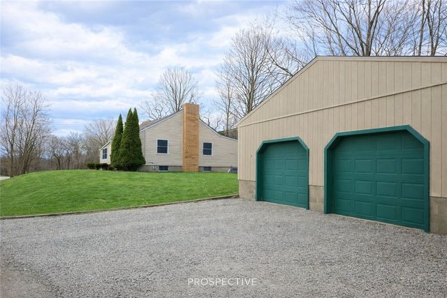 242 Stone Quarry Rd, Center Twp, PA 15061