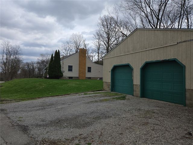 242 Stone Quarry Rd, Center Twp, PA 15061