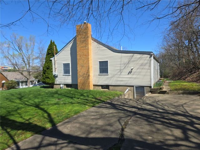 242 Stone Quarry Rd, Center Twp, PA 15061