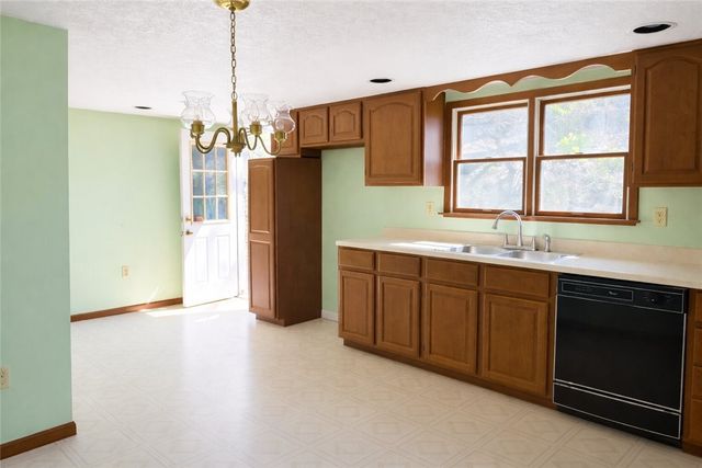 242 Stone Quarry Rd, Center Twp, PA 15061