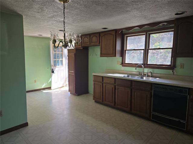 242 Stone Quarry Rd, Center Twp, PA 15061