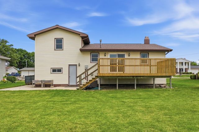 803 Sunset Street, New Hampton, IA 50659