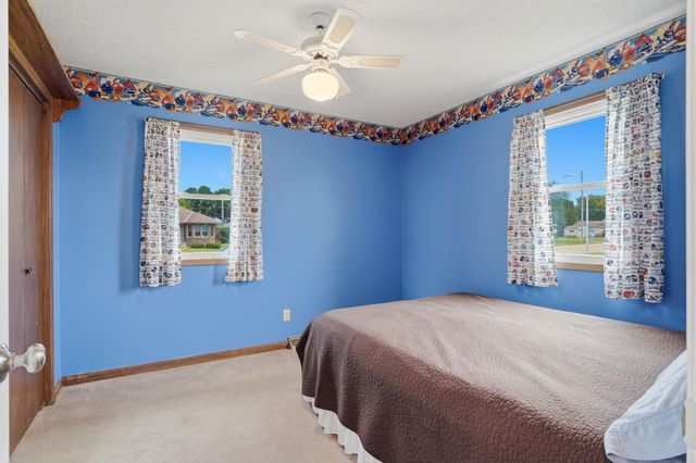 803 Sunset Street, New Hampton, IA 50659
